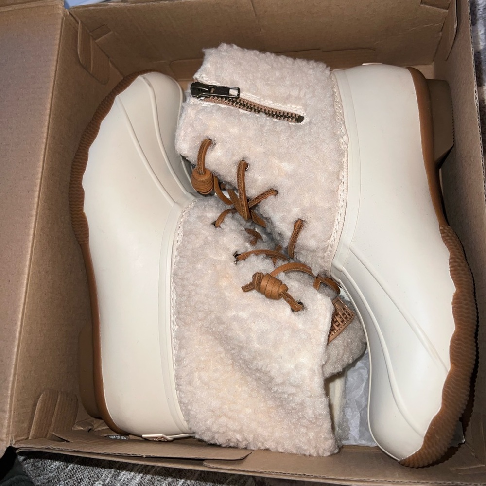 Sperry boots